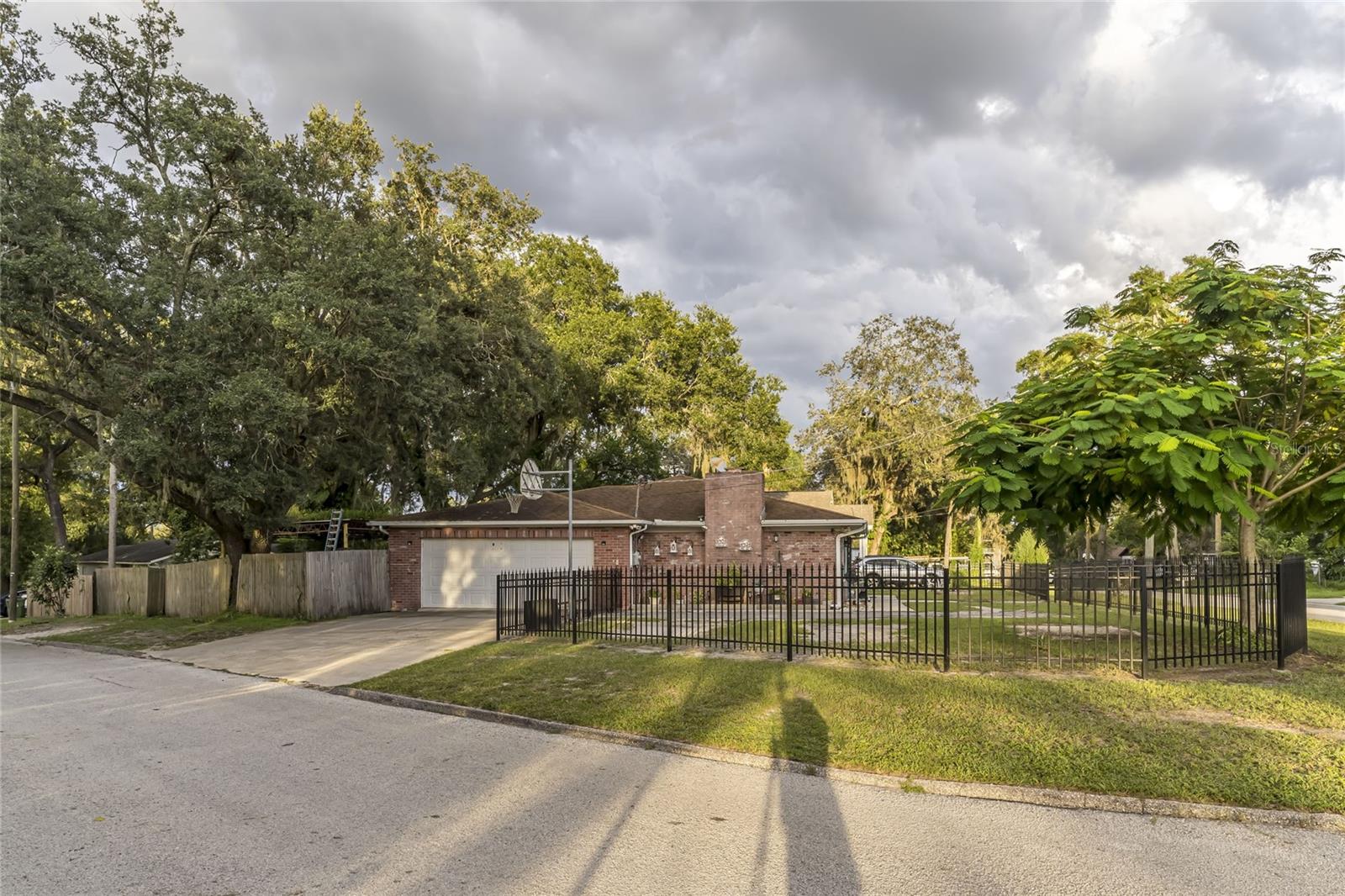 RIVERBEND MANOR - Residential