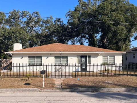 Photo of 1802 E Knollwood Street, Tampa, FL 33610 (MLS # TB8443009)