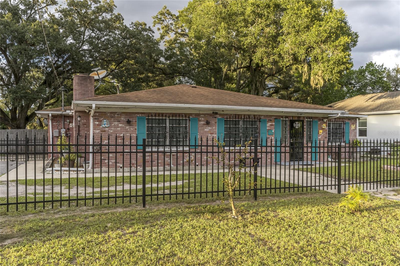 RIVERBEND MANOR - Residential