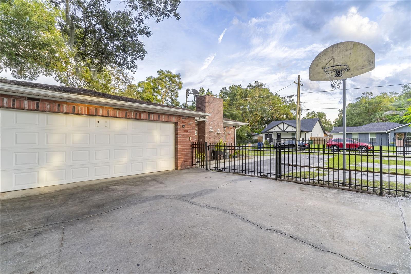 RIVERBEND MANOR - Residential