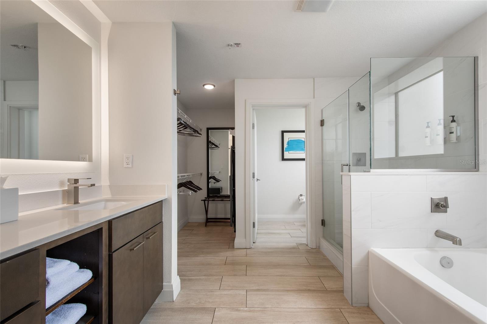 GROVE RESIDENCE & SPA HOTEL CONDO - Residential