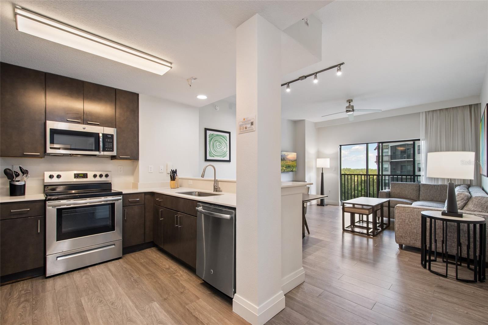 GROVE RESIDENCE & SPA HOTEL CONDO - Residential
