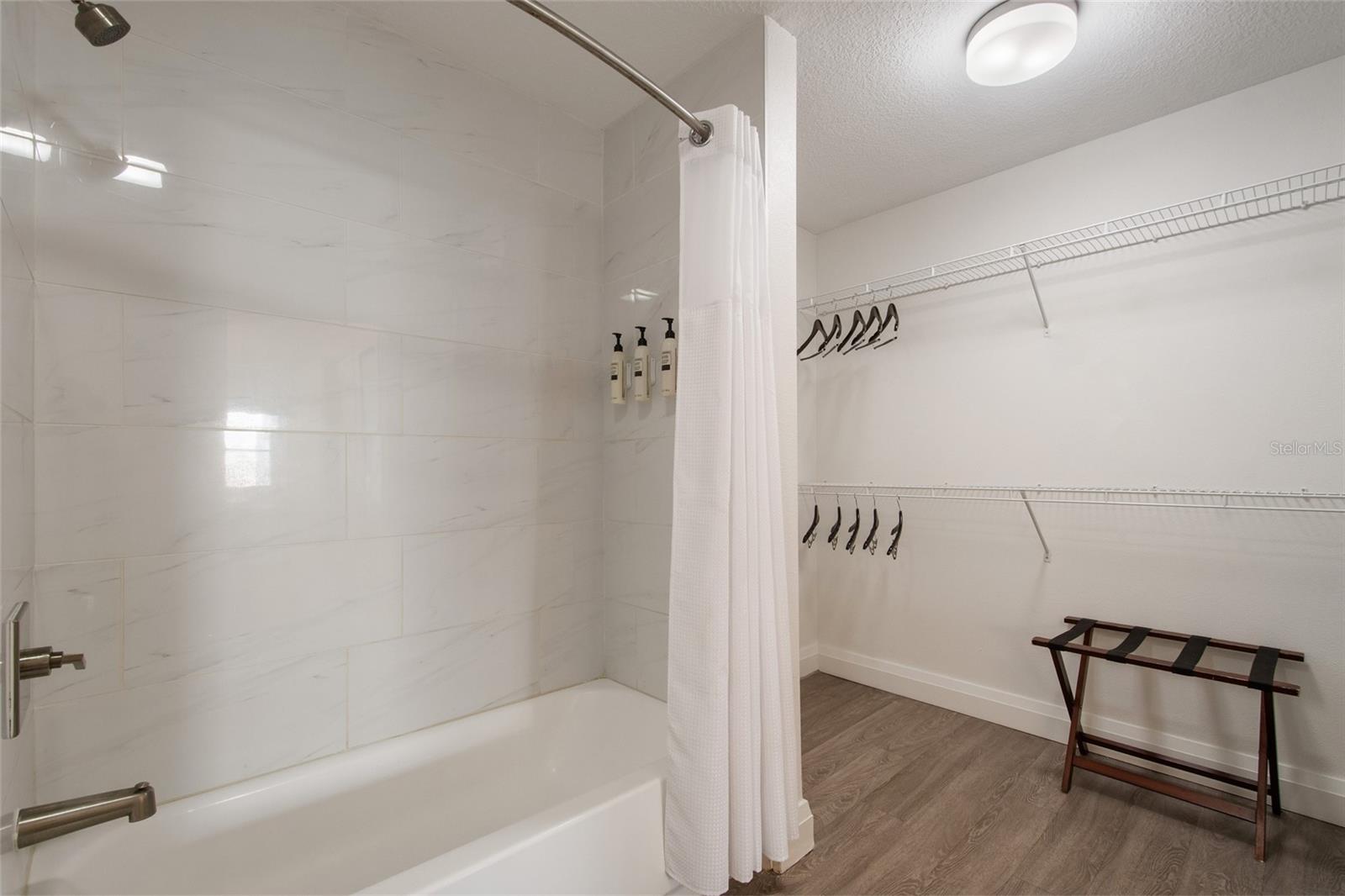 GROVE RESIDENCE & SPA HOTEL CONDO - Residential