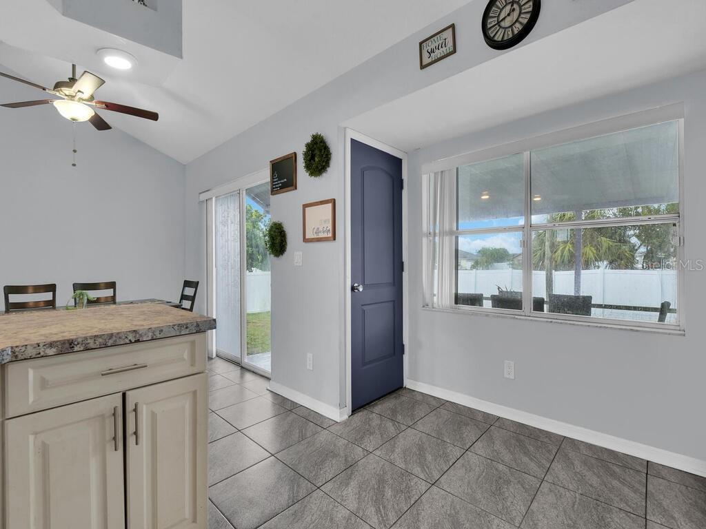515 SW 9TH COURT