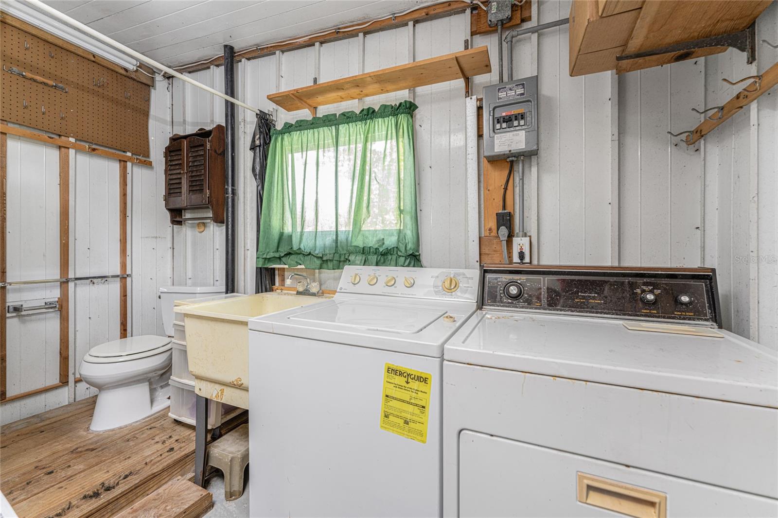 BROOK TO BAY - Residential