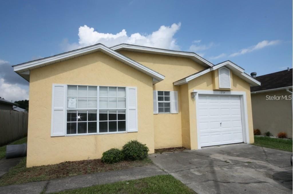 Photo of 1954 Tropic Bay Court, Orlando, FL 32807 (MLS # O6369514)