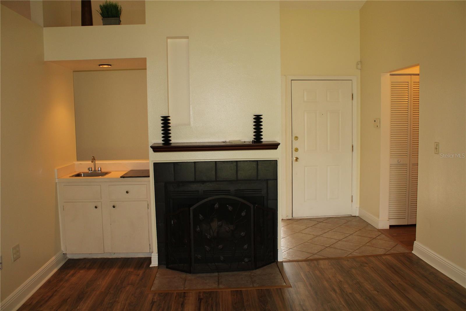 CRESCENT LAKES PH I - Residential Lease