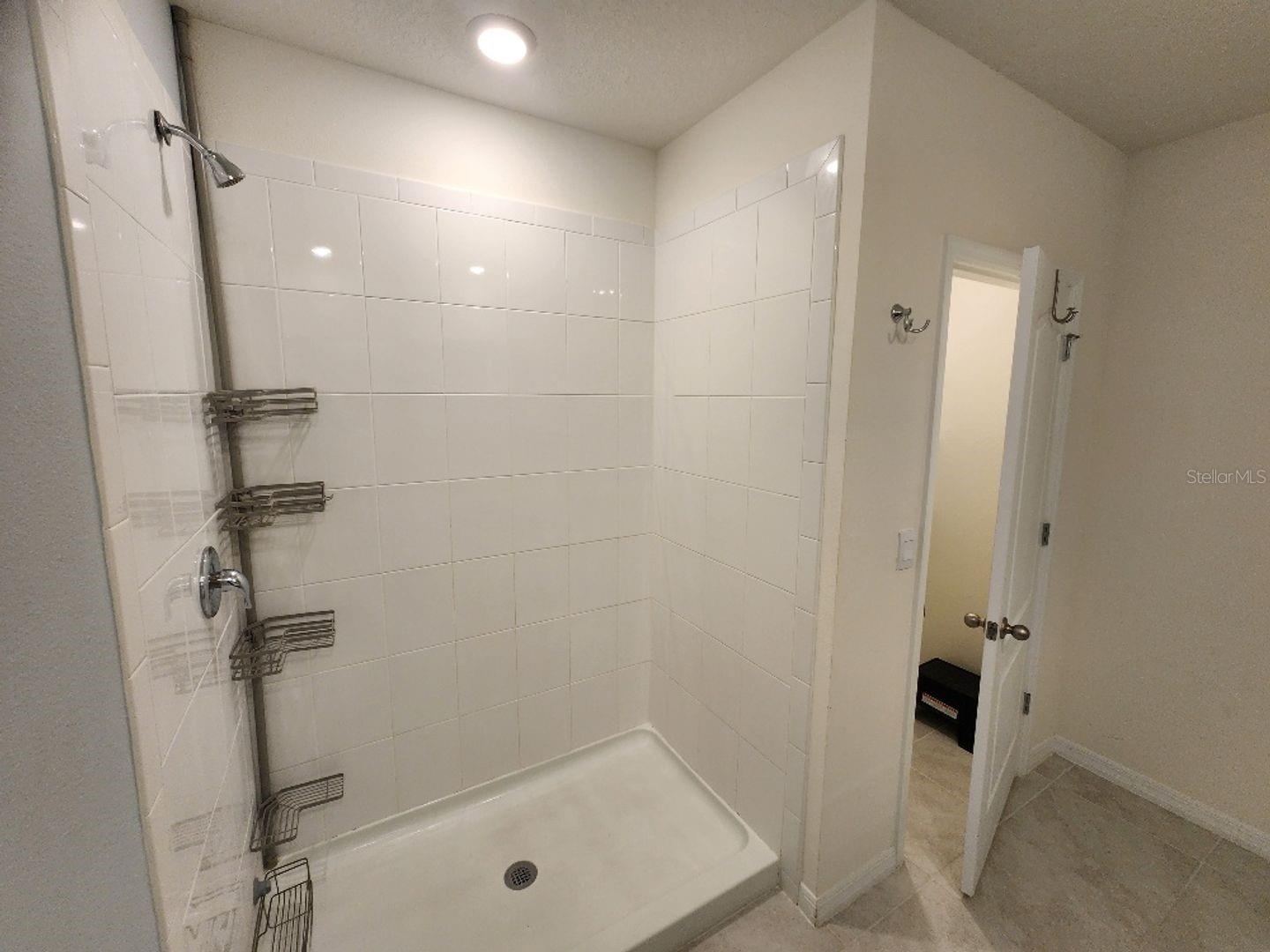 COASTAL WOODS UN D - Residential Lease