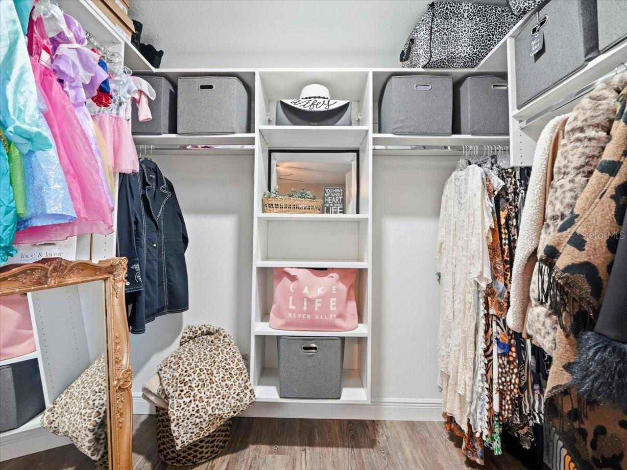 SPRING HILL - Residential