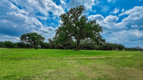 Photo of NW 17th Circle, Ocala, FL 34475 (MLS # OM724459)