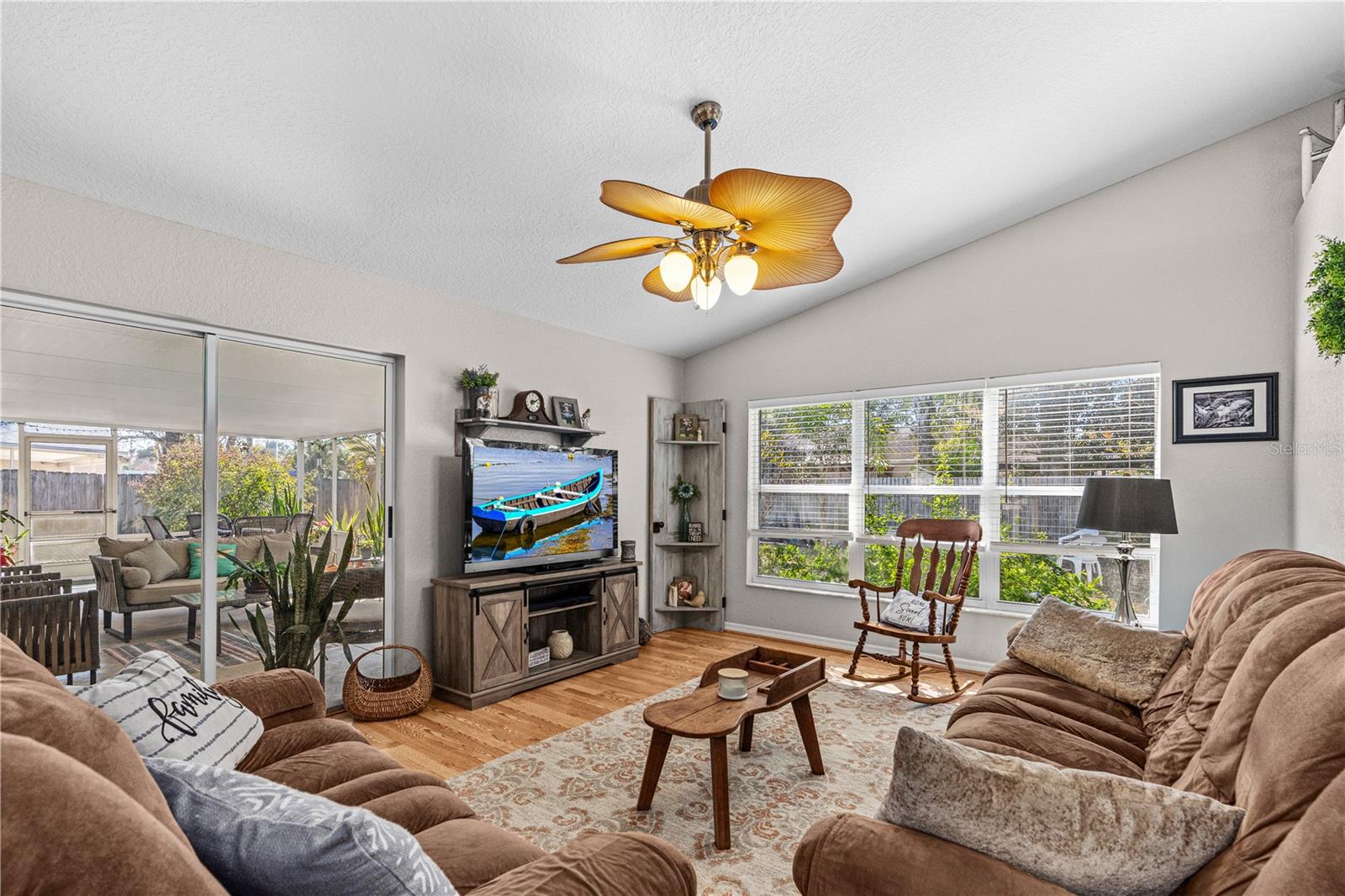 FL SHORES-NORTH OF 16TH ST - Residential