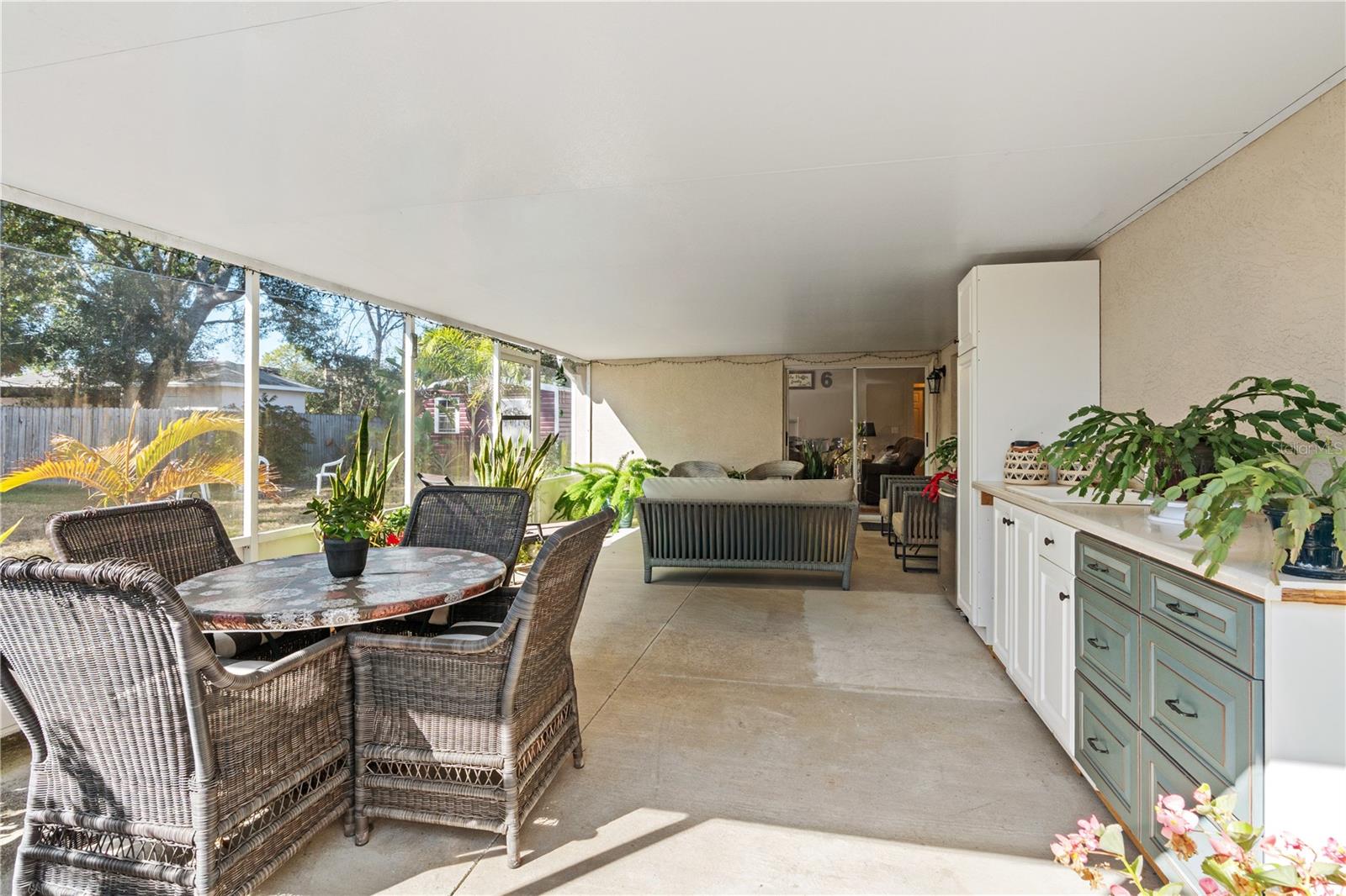 FL SHORES-NORTH OF 16TH ST - Residential