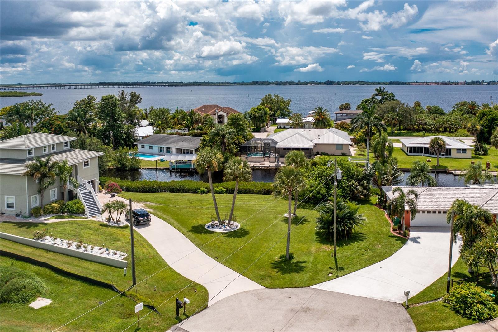 SUNCOAST HARBOR - Land