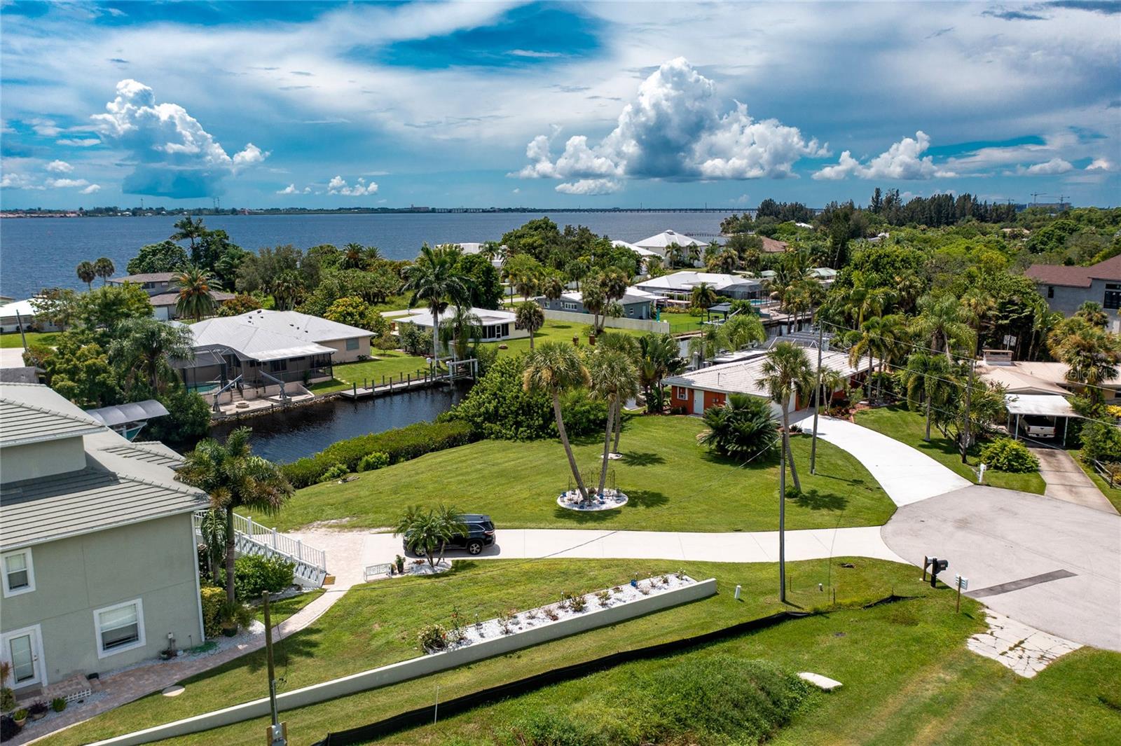 SUNCOAST HARBOR - Land