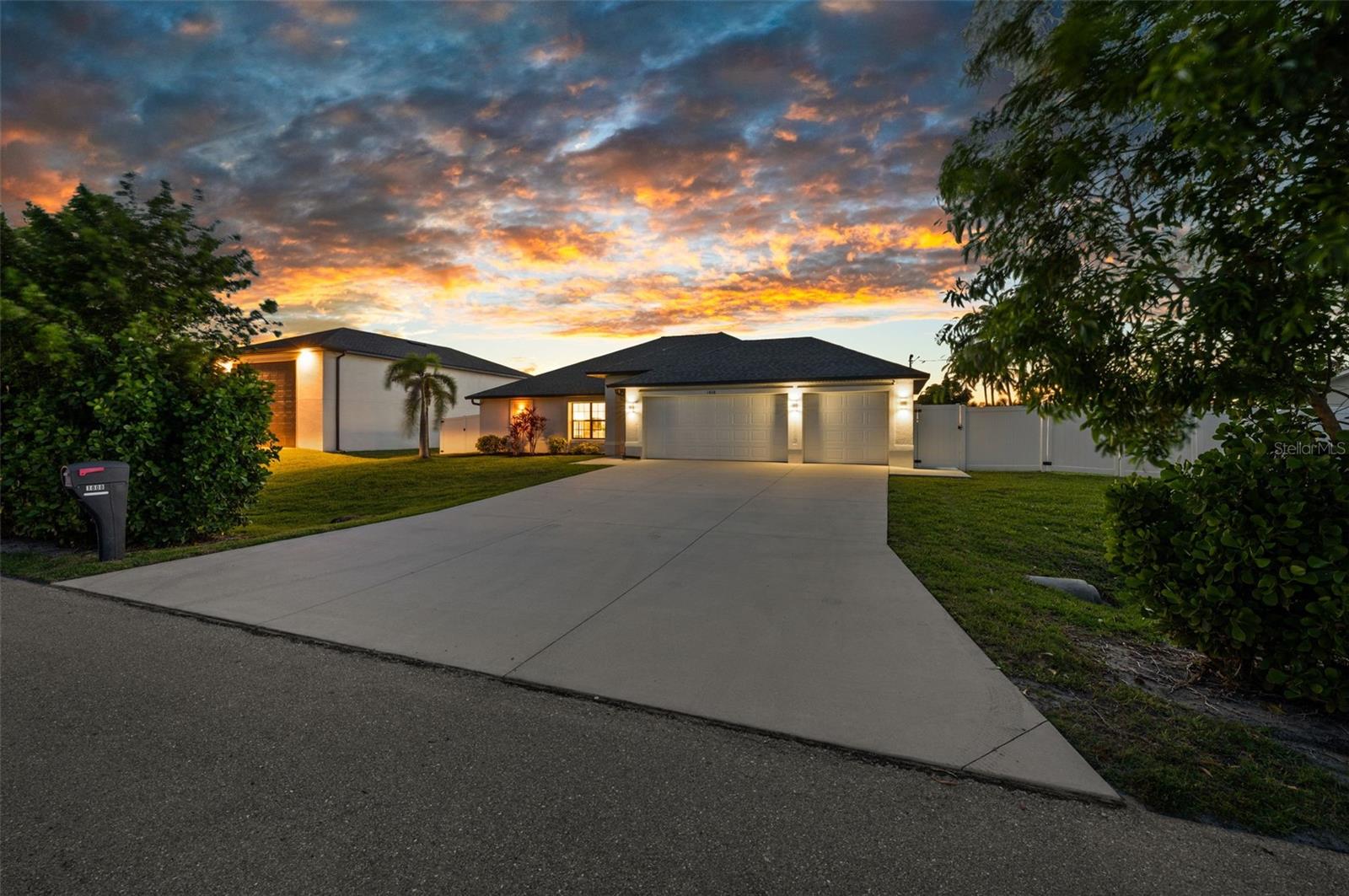 CAPE CORAL - Residential