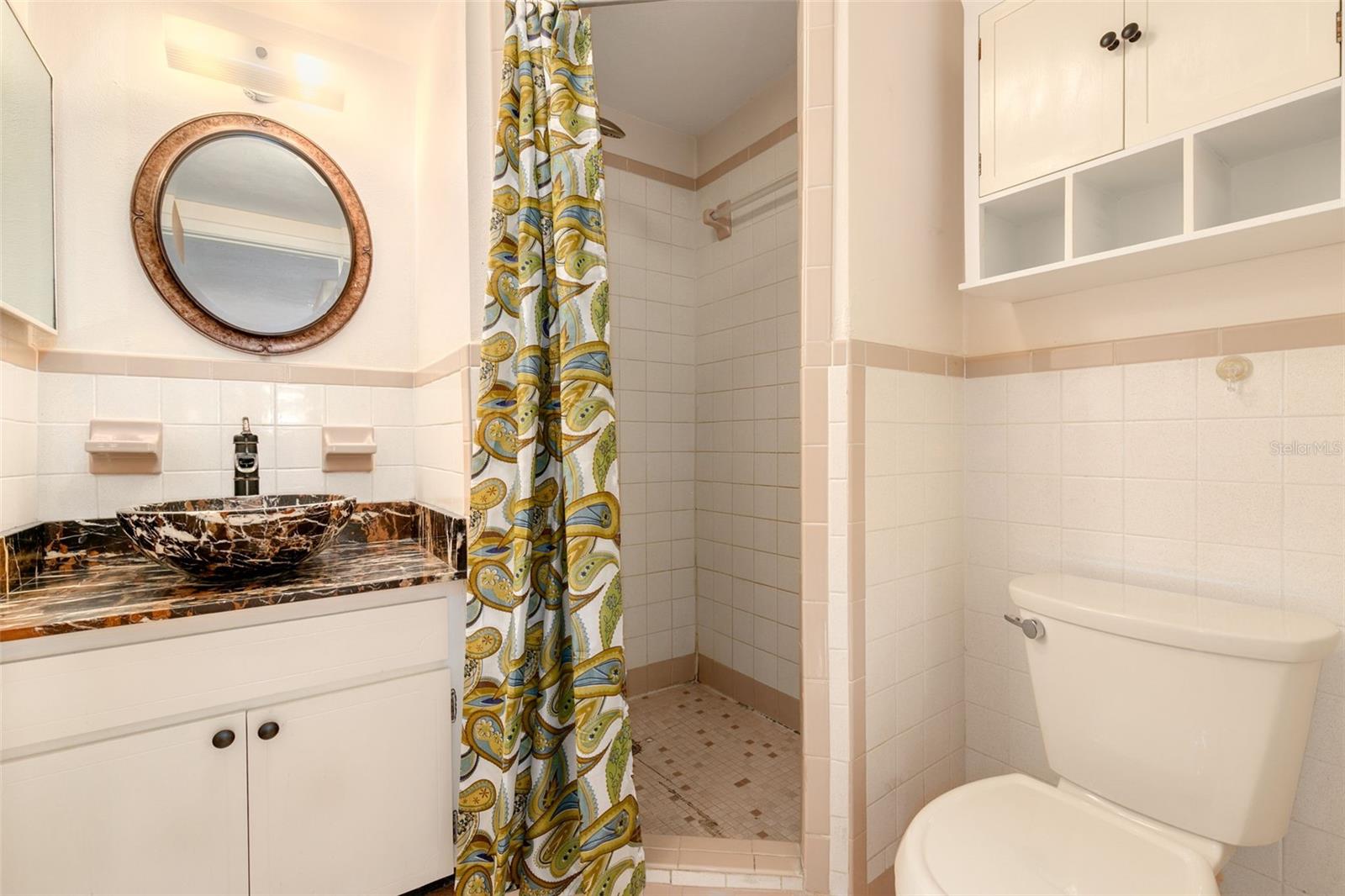 COLONIAL HILLS - Residential