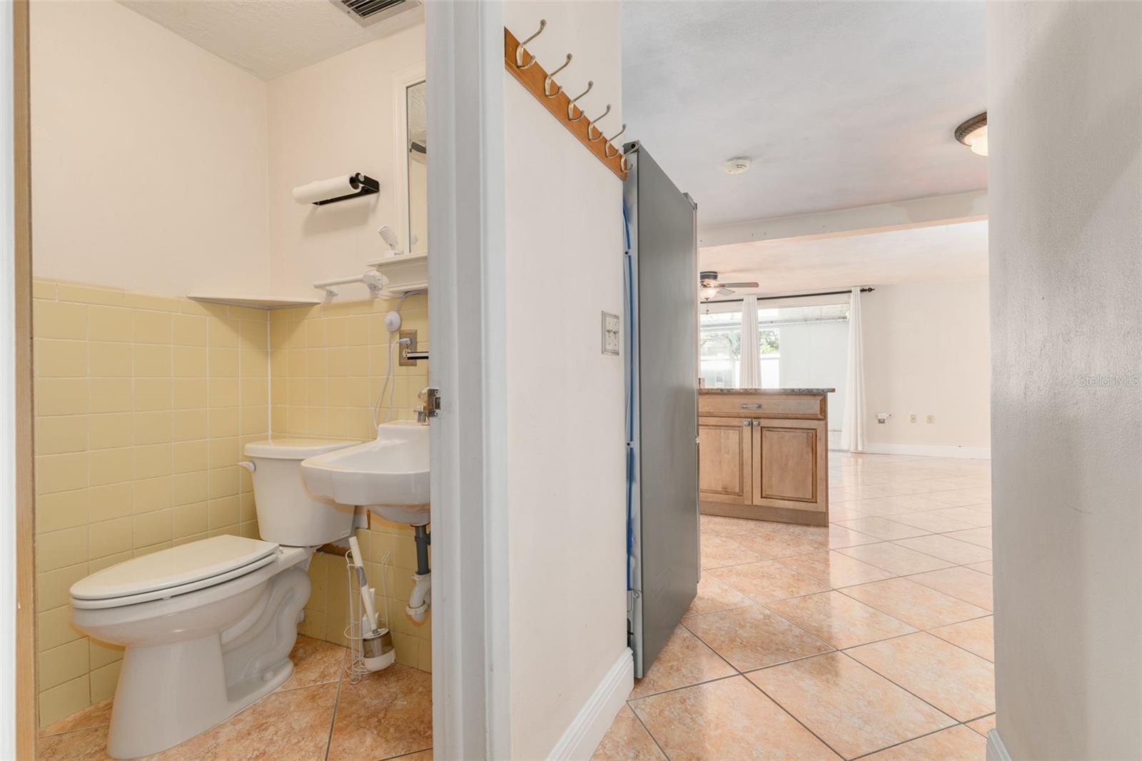 COLONIAL HILLS - Residential