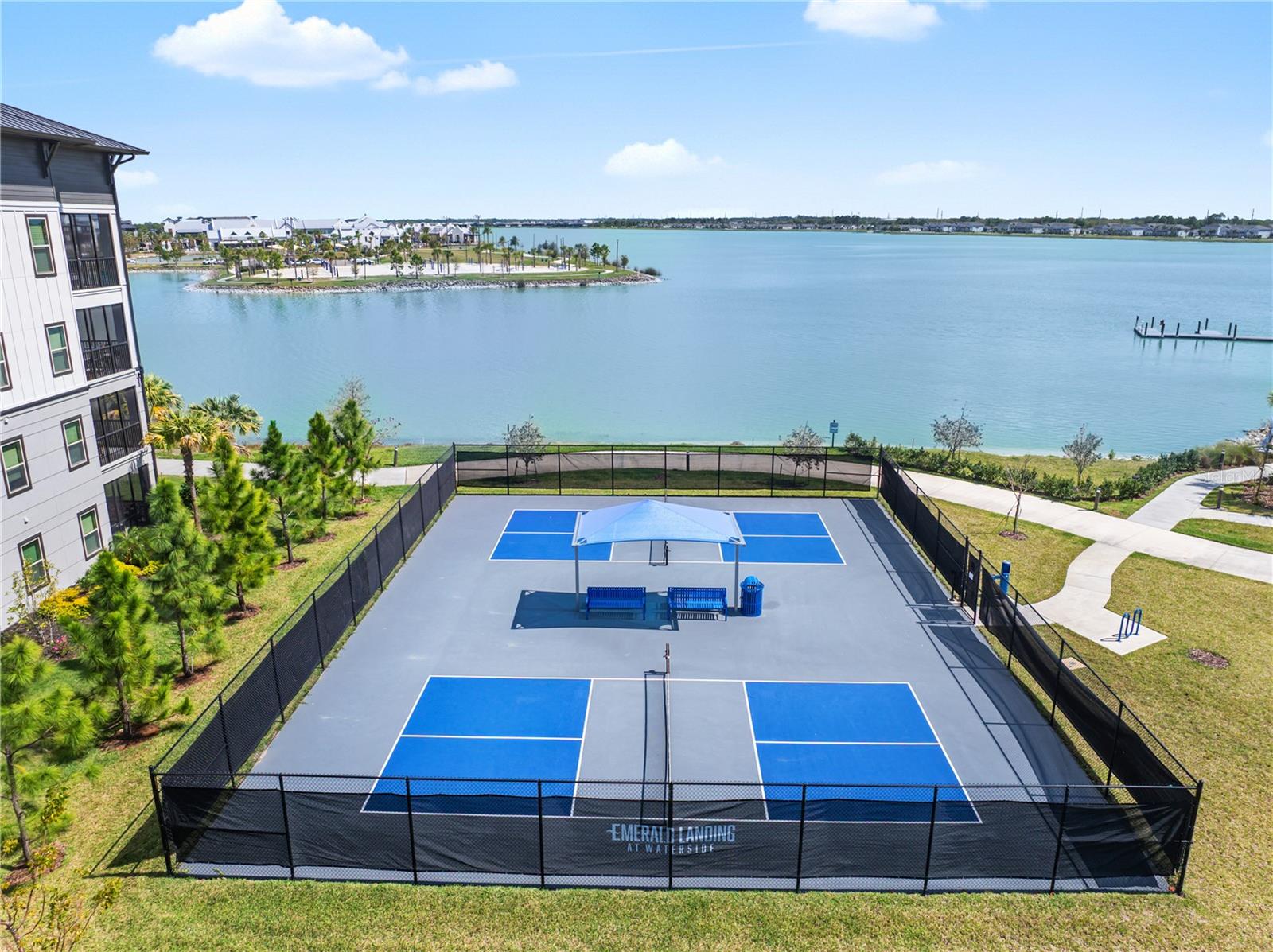 EMERALD LNDG/WATERSIDE - Residential