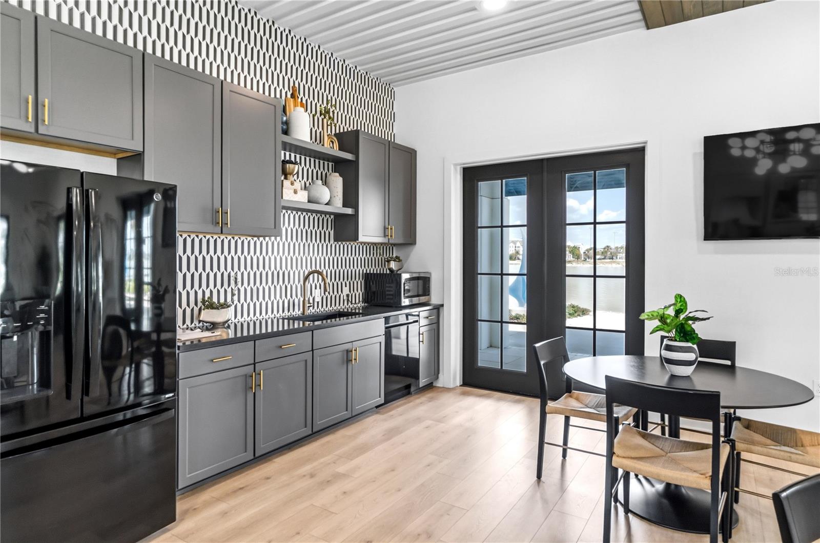 EMERALD LNDG/WATERSIDE - Residential