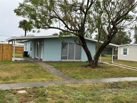 A home in PORT CHARLOTTE