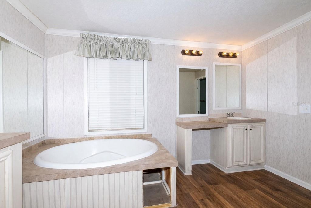 Photo of 18057 SW 37th Street, Dunnellon, FL 34432 (MLS # A4688561)