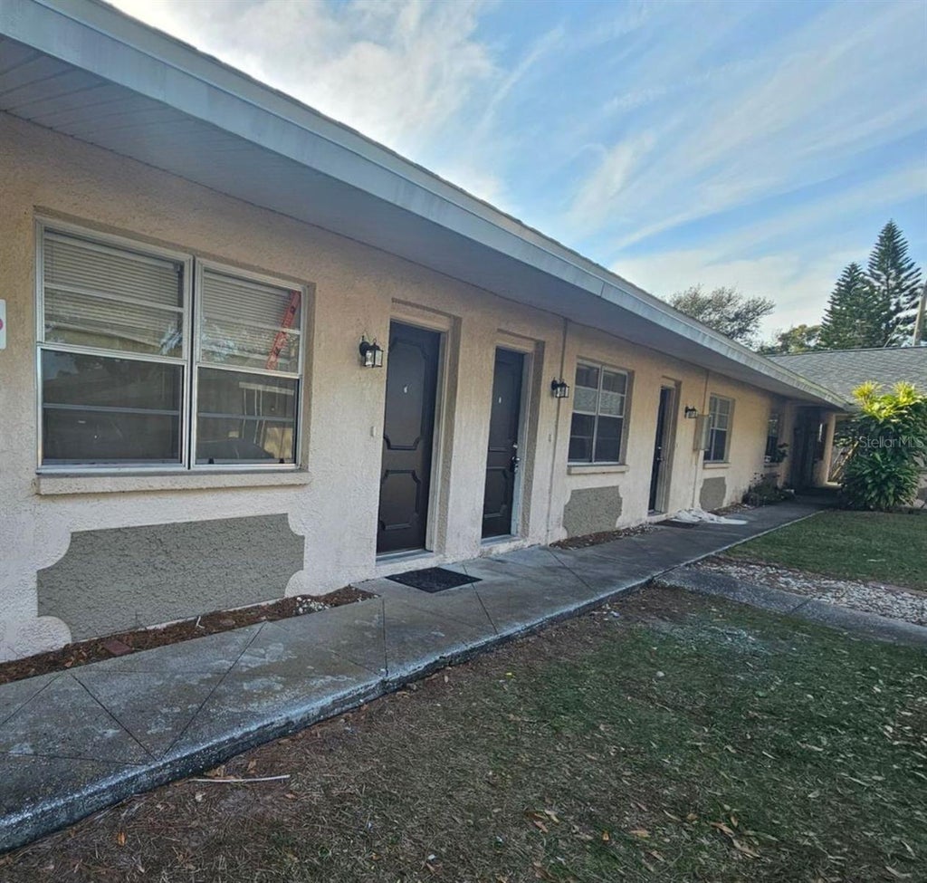 Photo of 201 NW Jefferson Circle N #2, St Petersburg, FL 33702 (MLS # TB8550975)