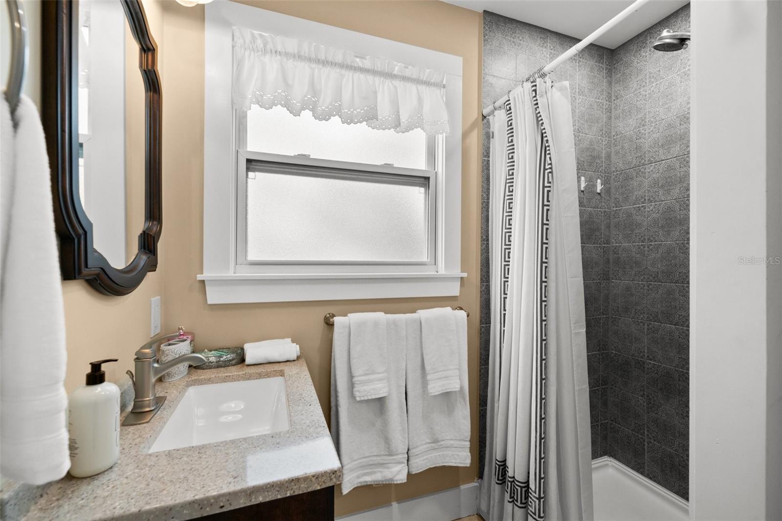 OAK RIDGE - Residential