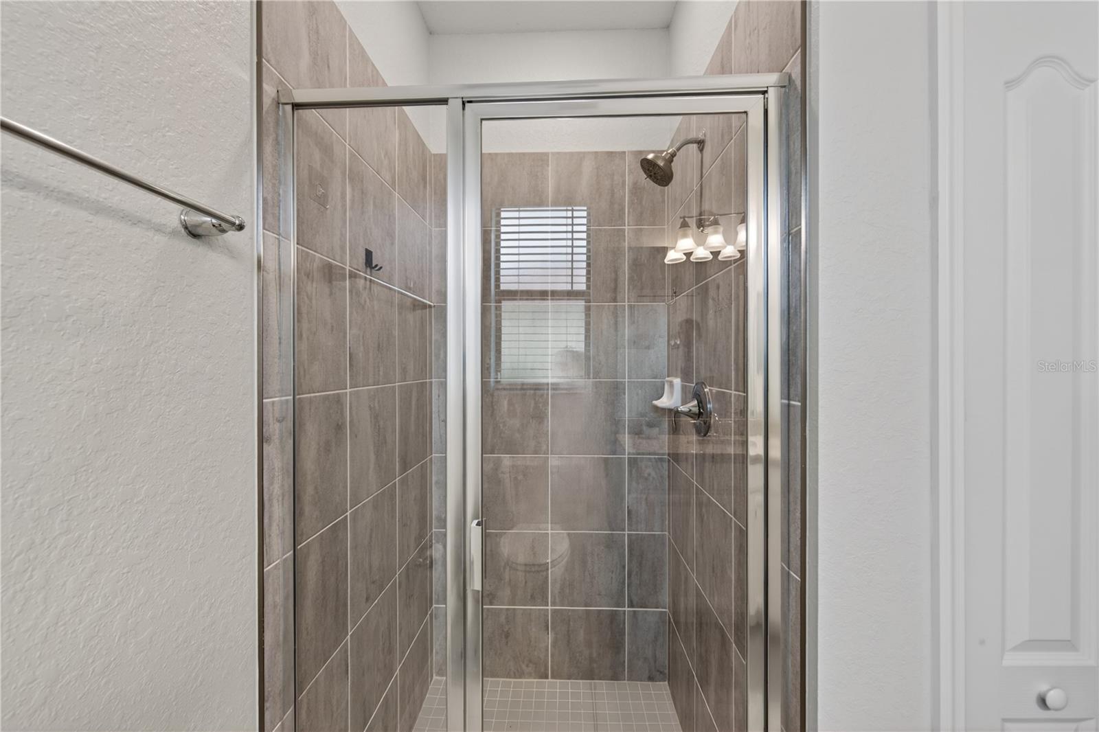 ROSEDALE ADD PH I - Residential Lease