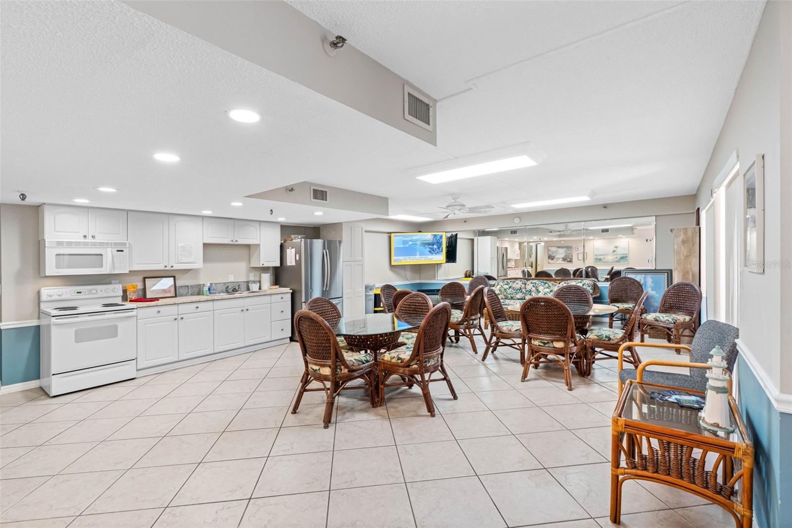 SOUTH BAY CONDO - Residential