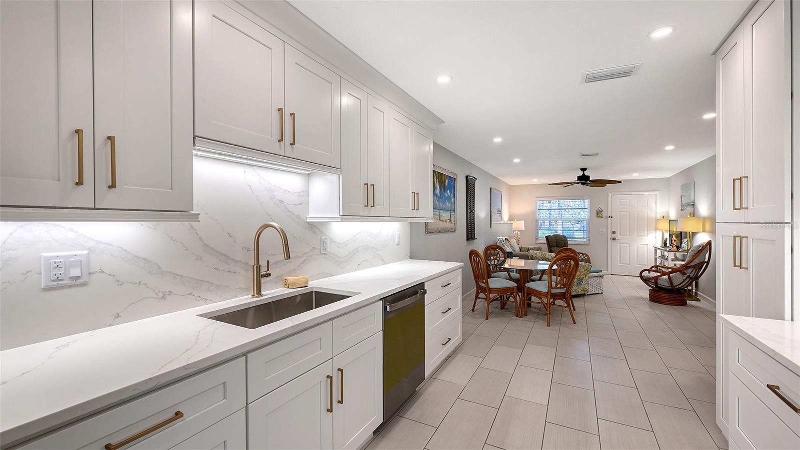 CASTT-AWAY OF NOKOMIS - Residential Lease