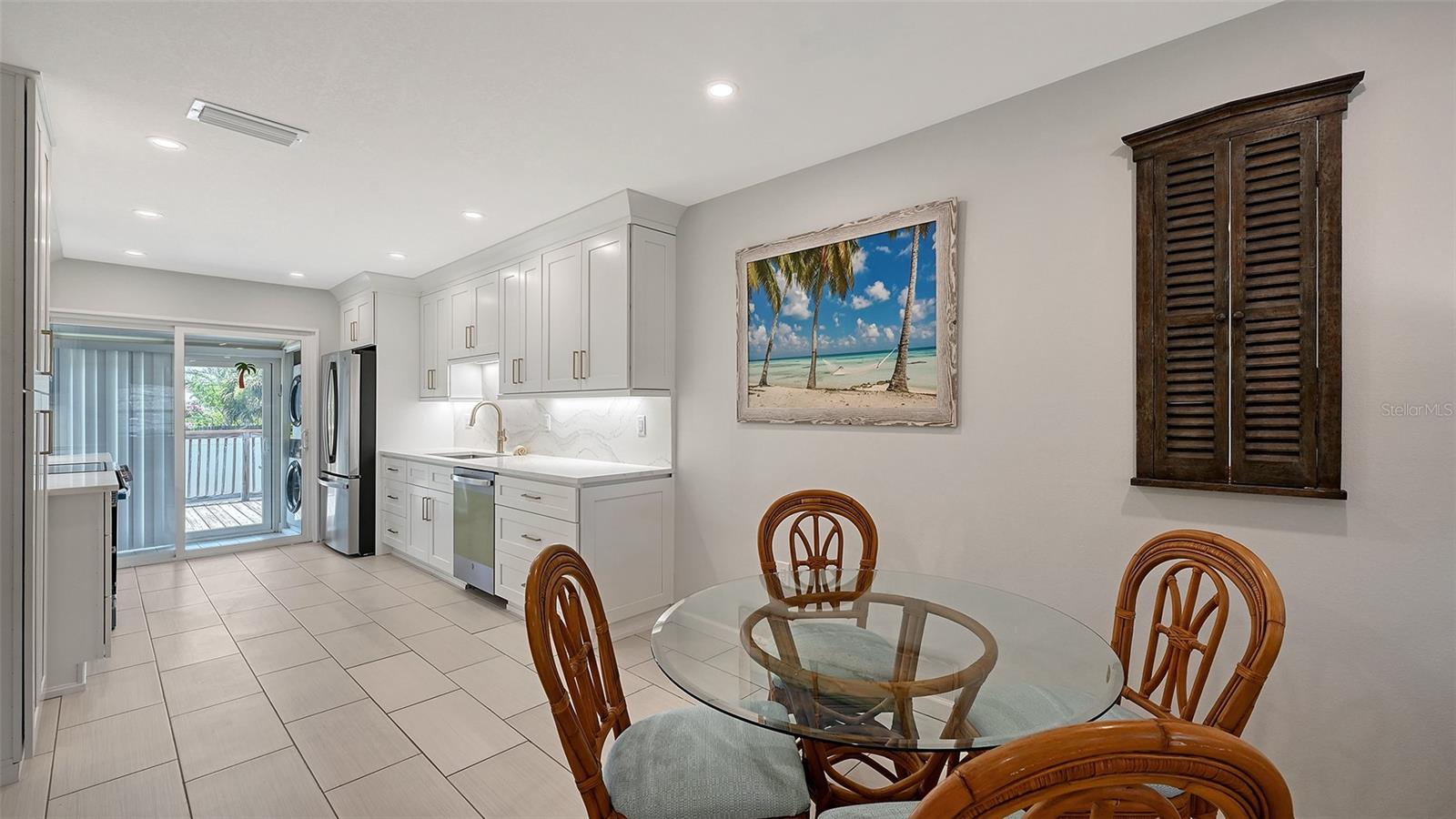 CASTT-AWAY OF NOKOMIS - Residential Lease