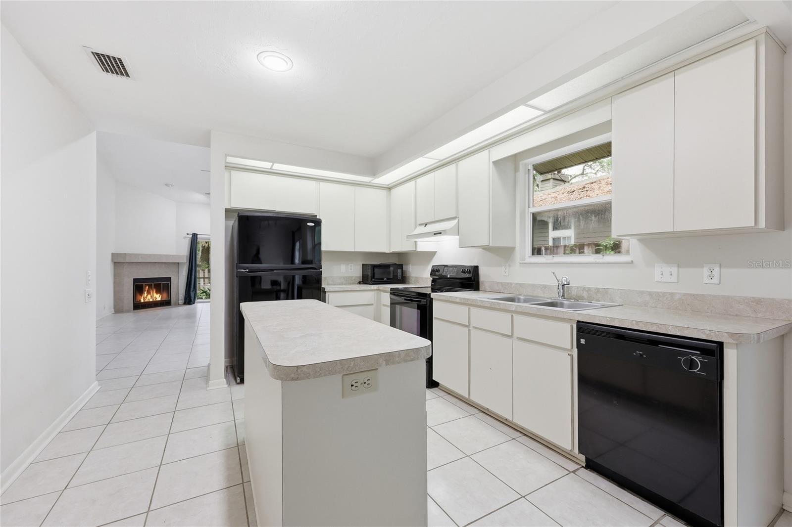 COLONY PARK - Residential