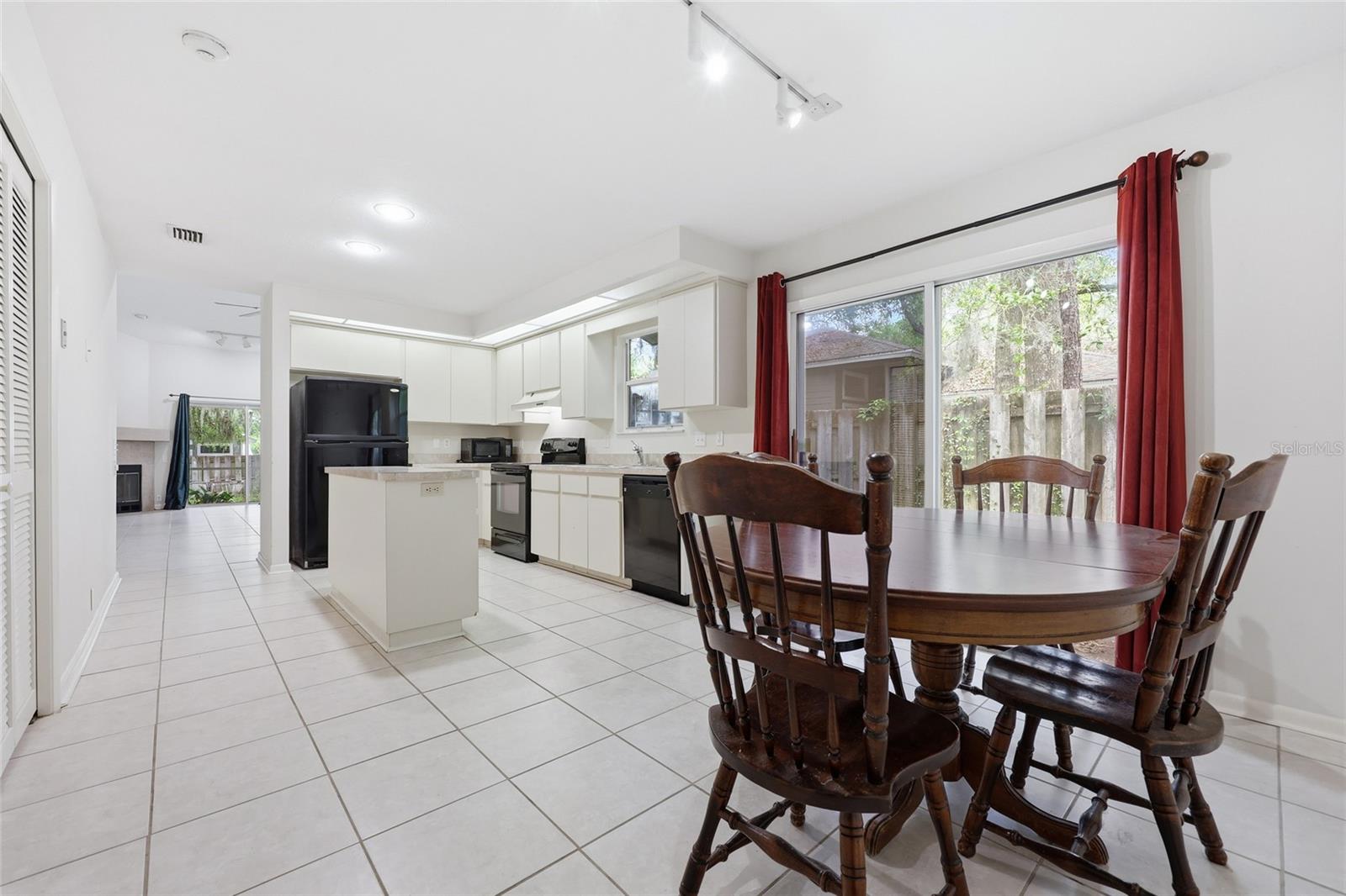 COLONY PARK - Residential