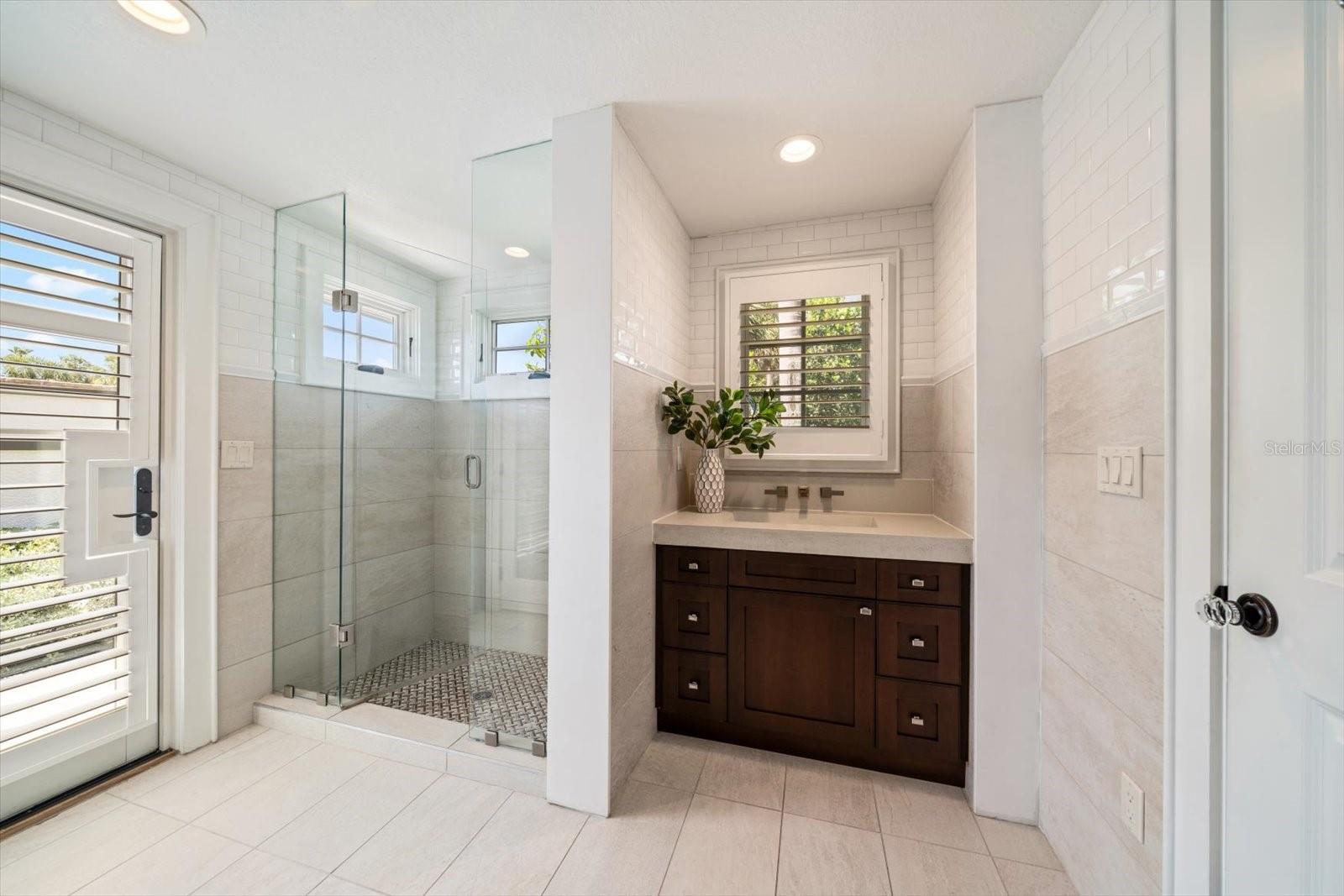 MALONES L H SUB - Residential