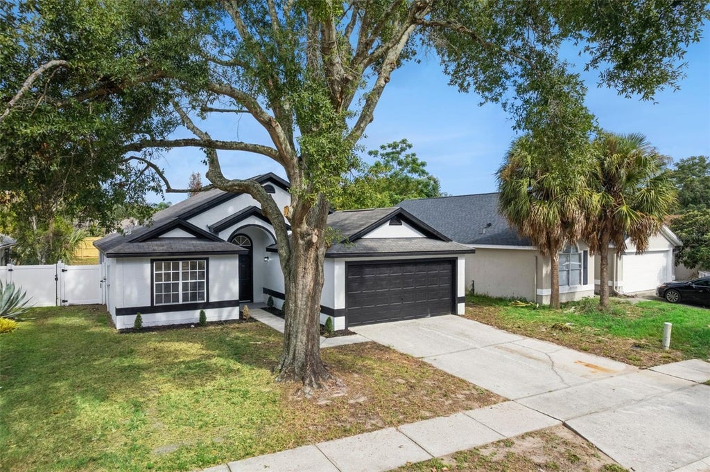 Photo of 2287 Pebblewood Drive, Apopka, FL 32703 (MLS # O6436330)