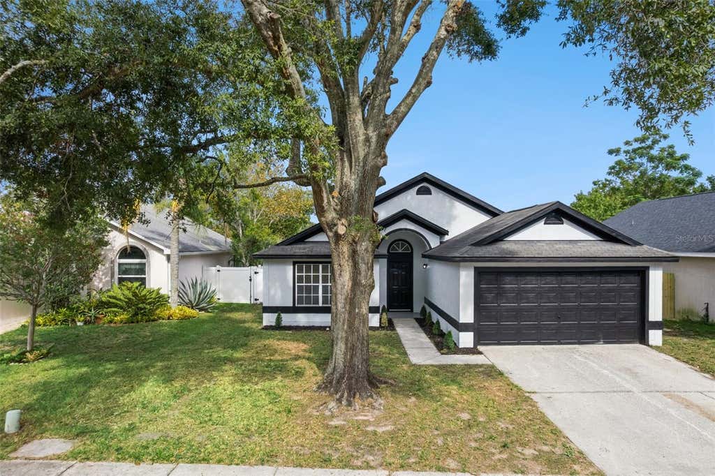 Photo of 2287 Pebblewood Drive, Apopka, FL 32703 (MLS # O6436330)