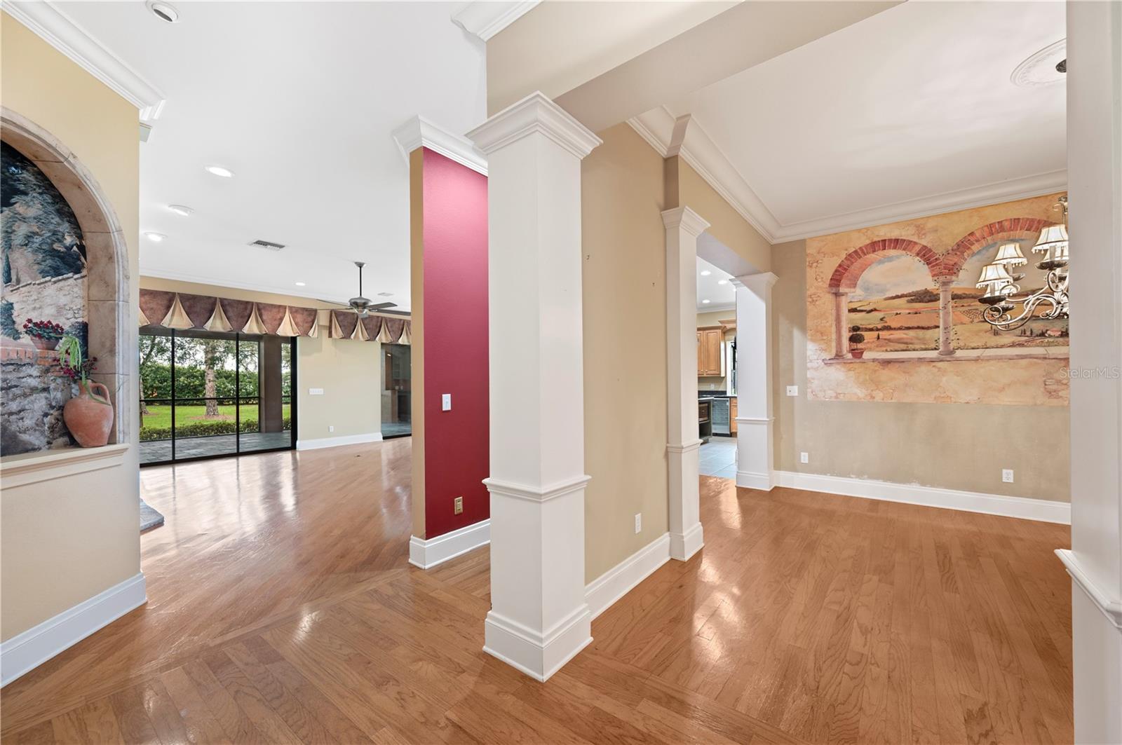 105 WODEN WAY