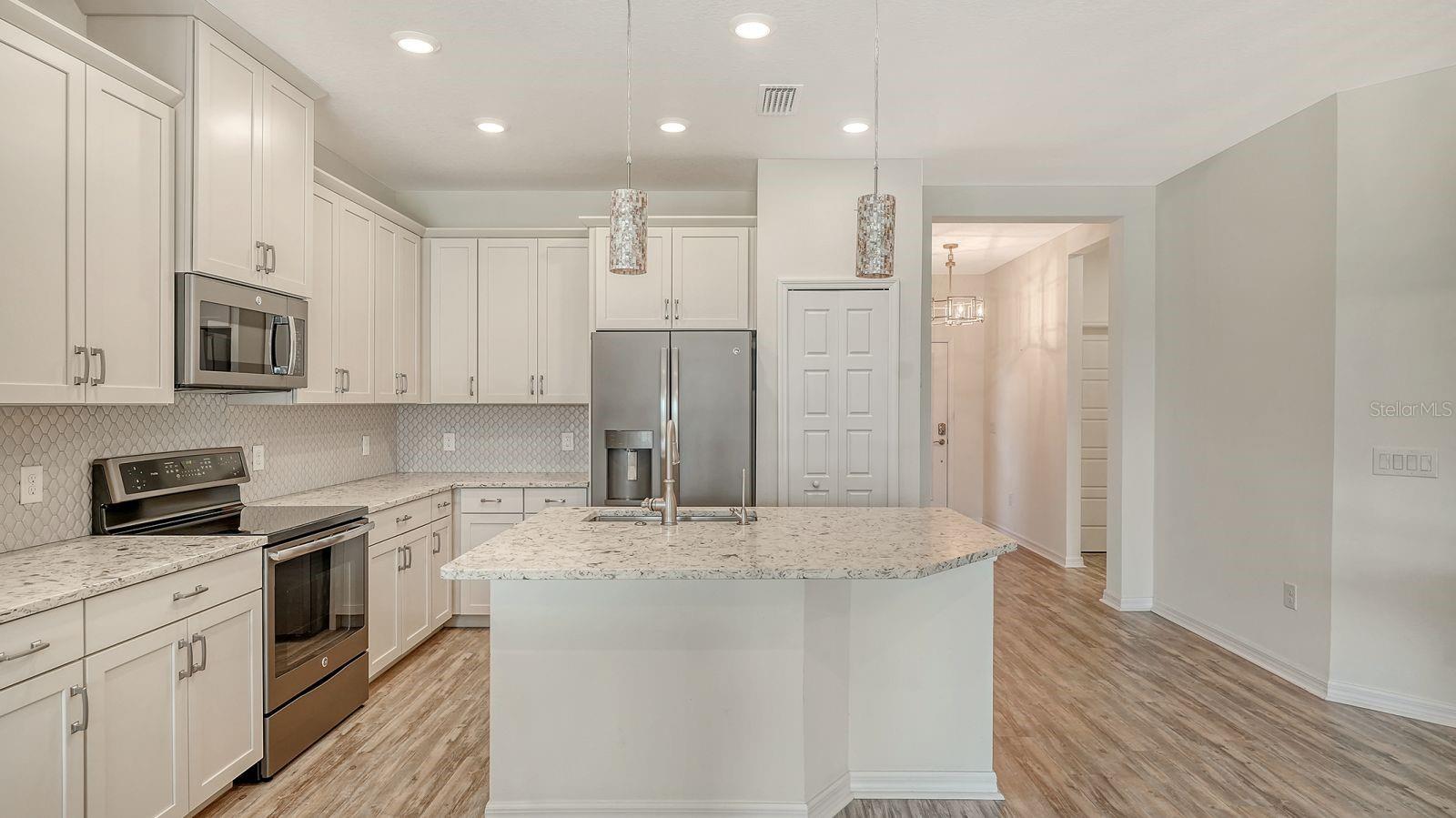 1203 CALLE GRAND STREET