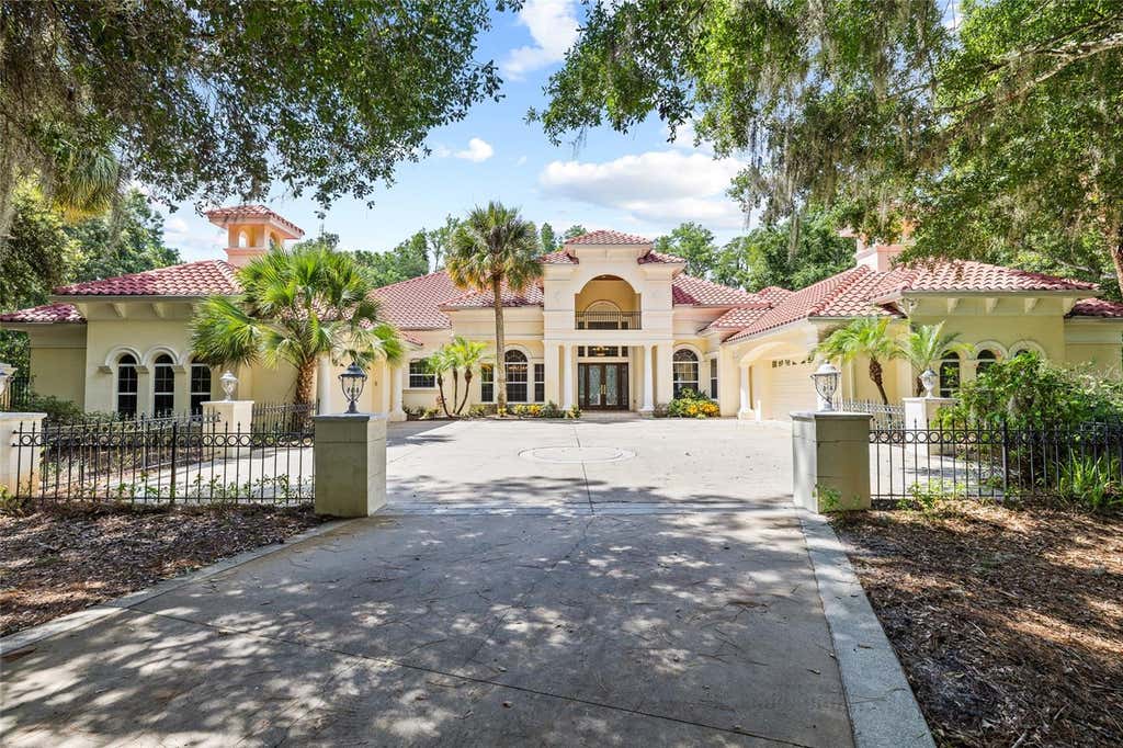 Photo of 6800 Wisteria Loop, Land O Lakes, FL 34638 (MLS # TB8539087)