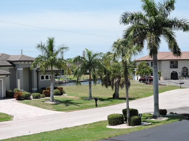 MEDITERRANEAN COURT - Residential