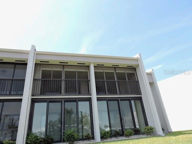 MEDITERRANEAN COURT - Residential