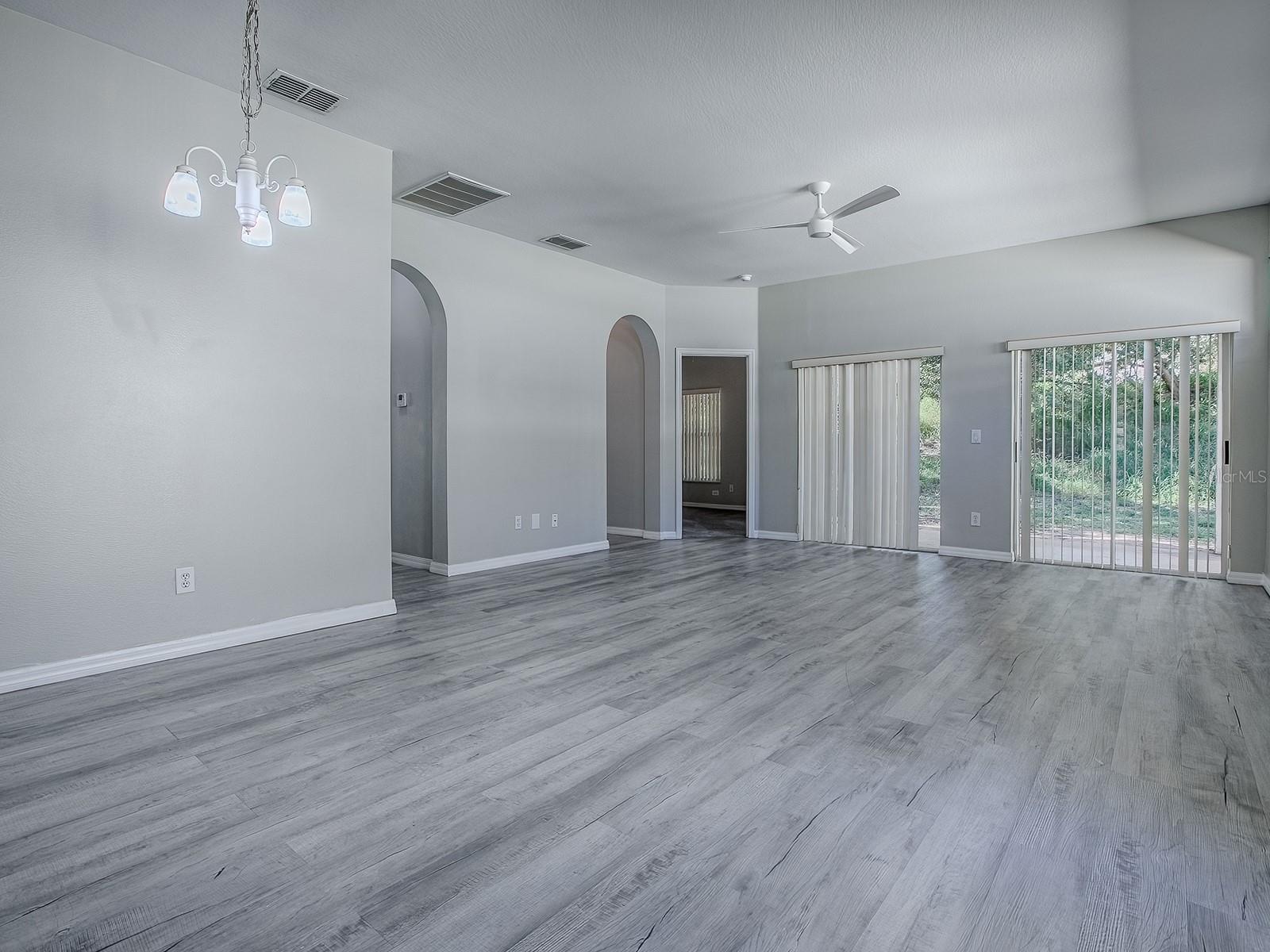 TAVARES PINES AT LAKE SAUNDERS PH 02 - Residential