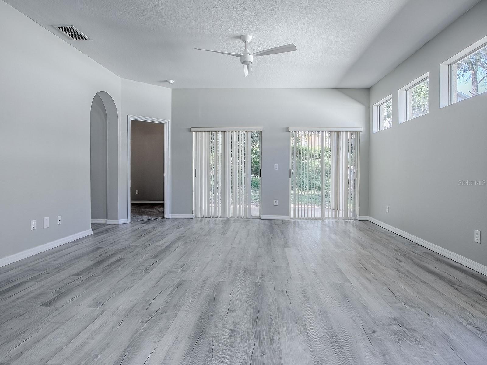 TAVARES PINES AT LAKE SAUNDERS PH 02 - Residential