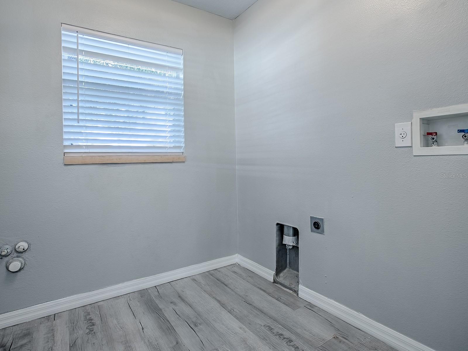 TAVARES PINES AT LAKE SAUNDERS PH 02 - Residential