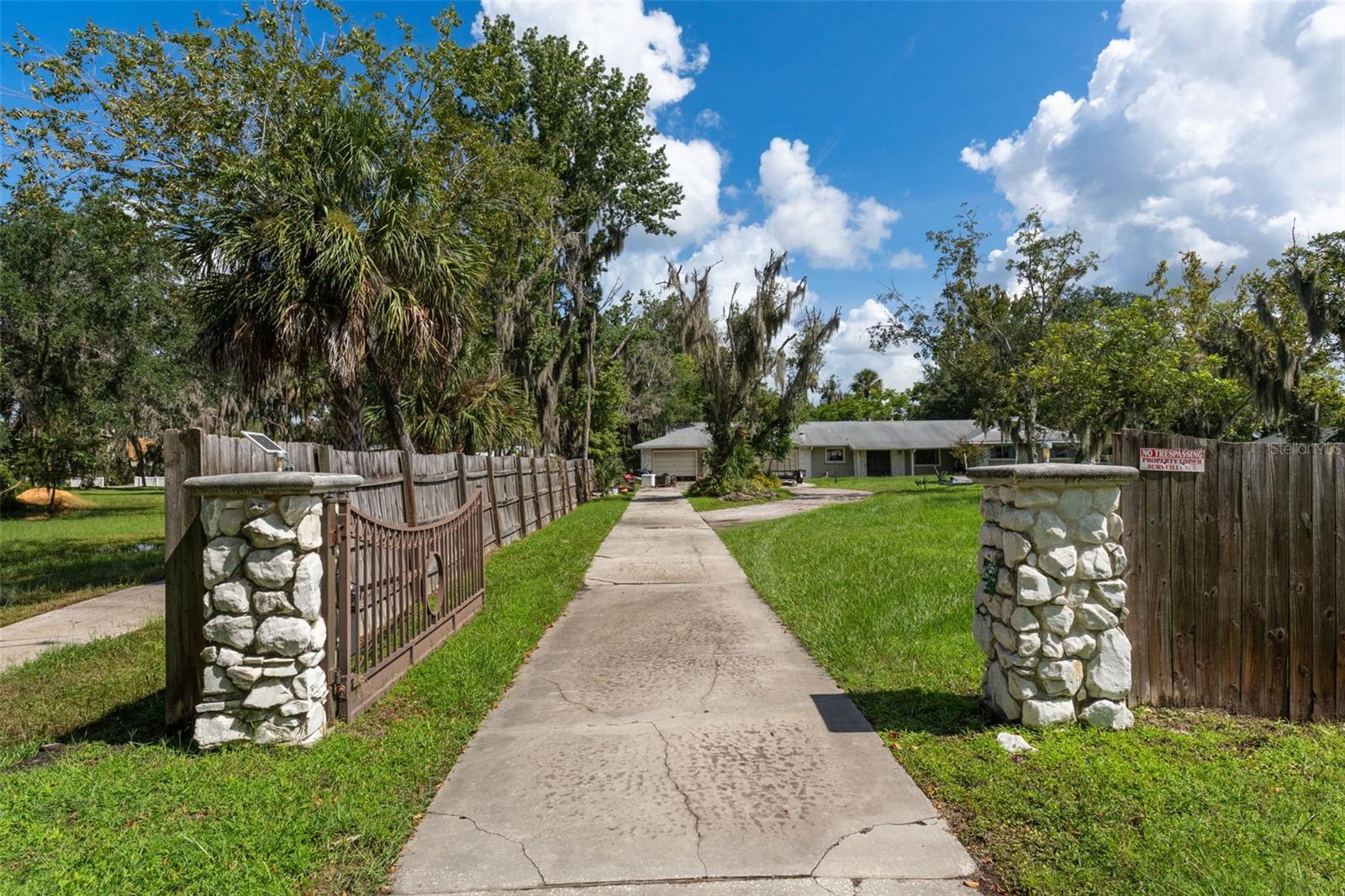 149 & 151 SE PARADISE POINT ROAD