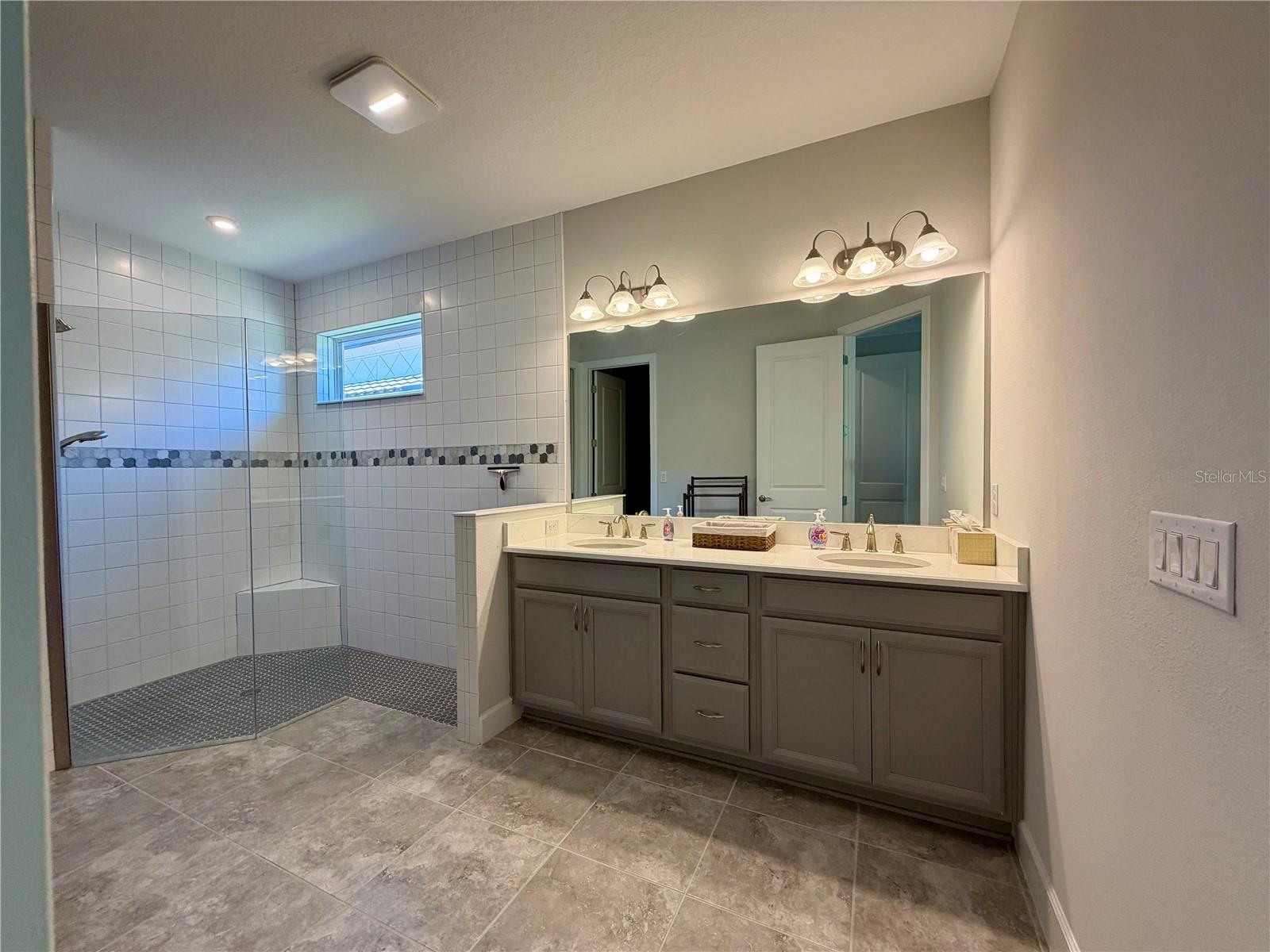 ARTISAN LAKES ESPLANADE PH V SUBPH A1 A2 - Residential Lease