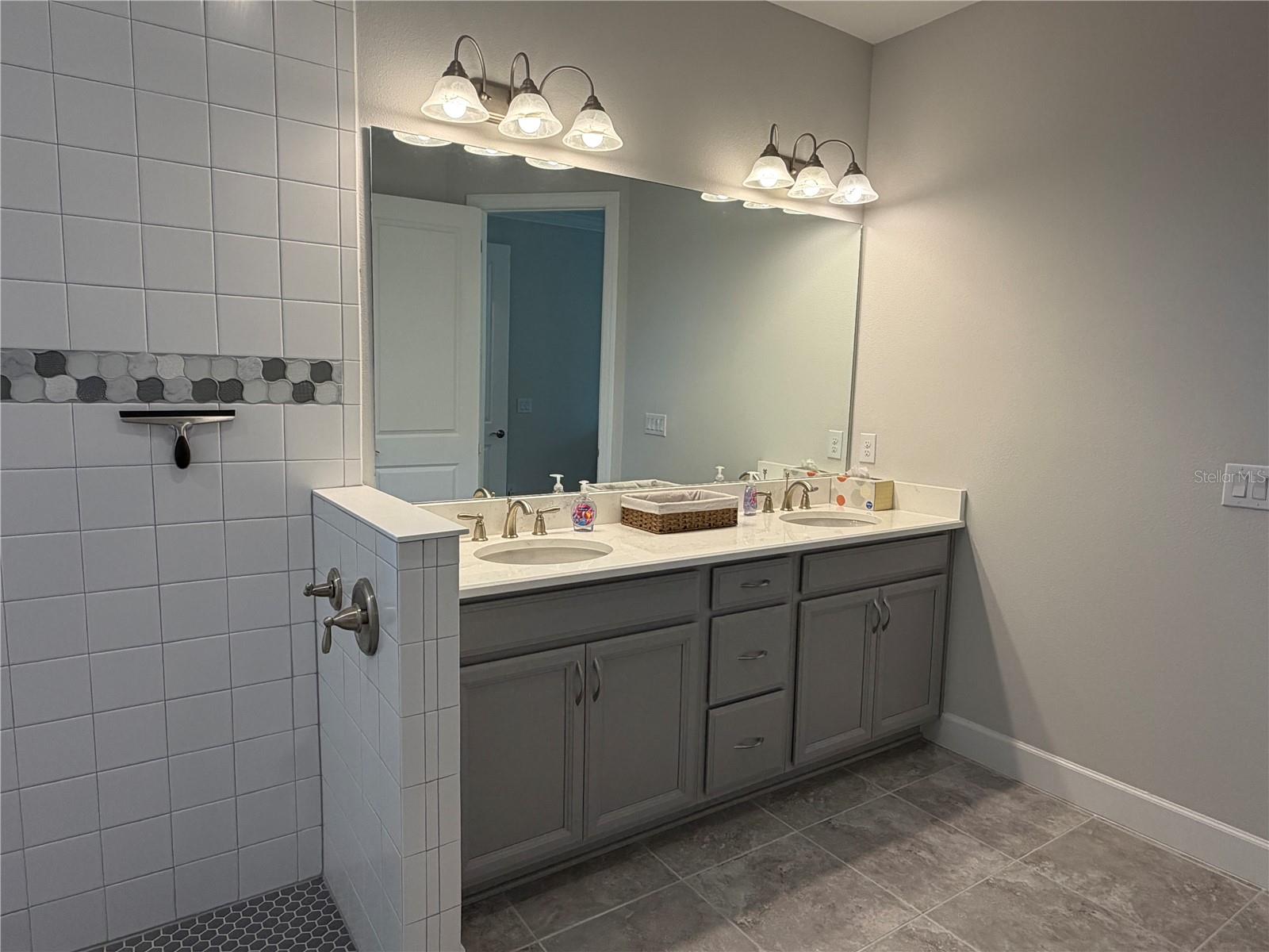 ARTISAN LAKES ESPLANADE PH V SUBPH A1 A2 - Residential Lease