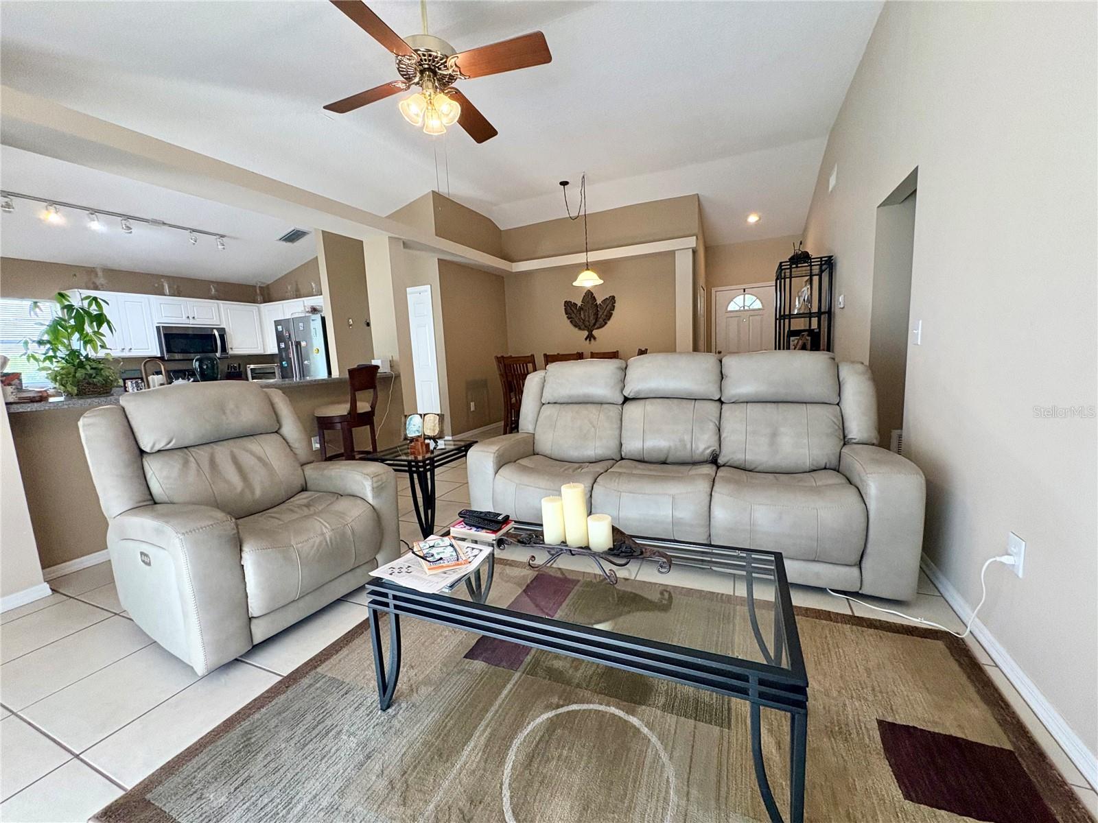 HUNTERS GREEN PH 1B 02 - Residential Lease