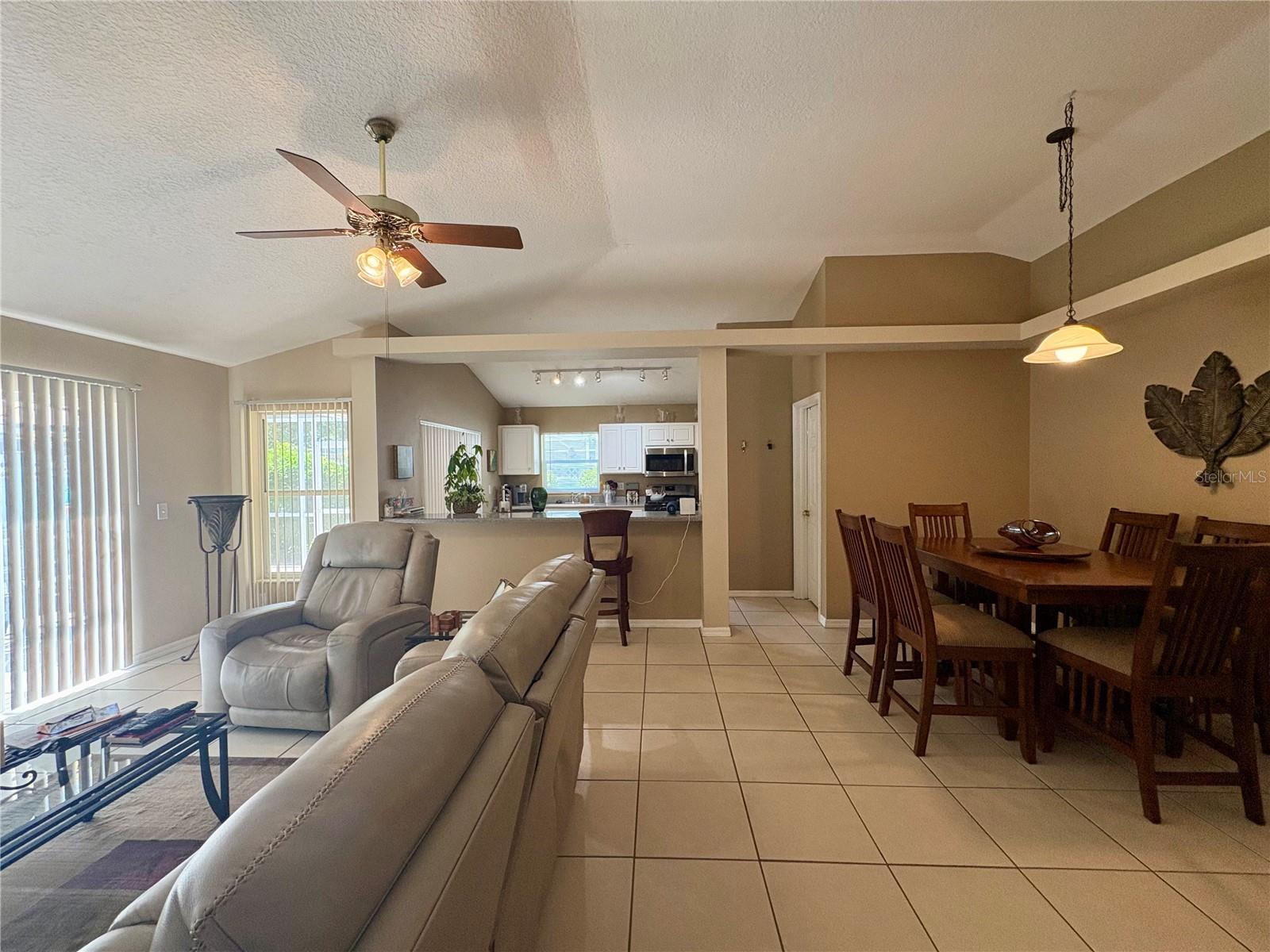 HUNTERS GREEN PH 1B 02 - Residential Lease