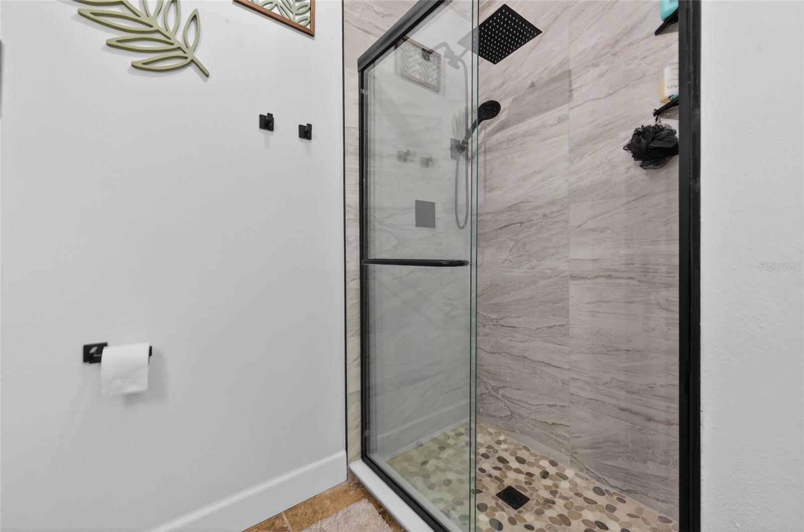 222 PINEROCK PLACE